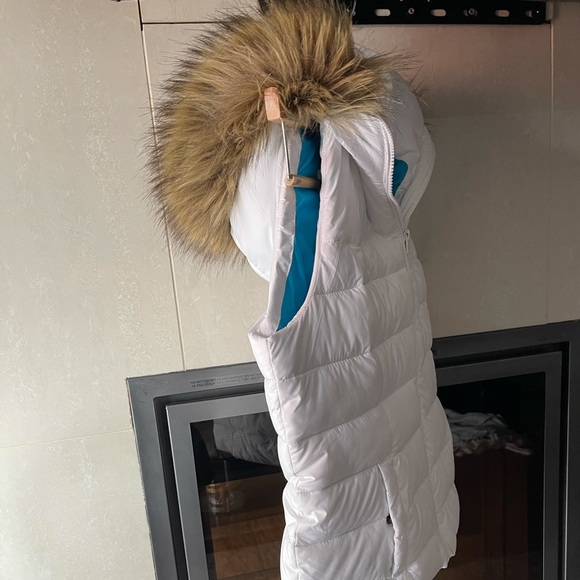 Hollister Winter Vest - Picture 2 of 5